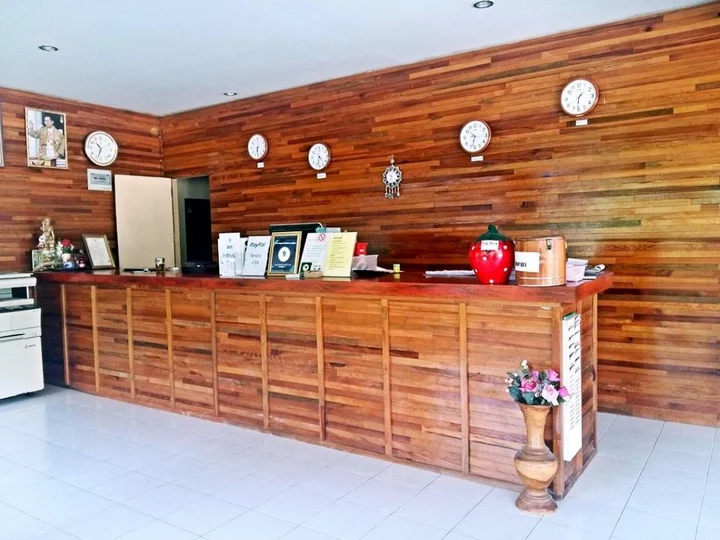 Фаном: The royal bamboo lodge