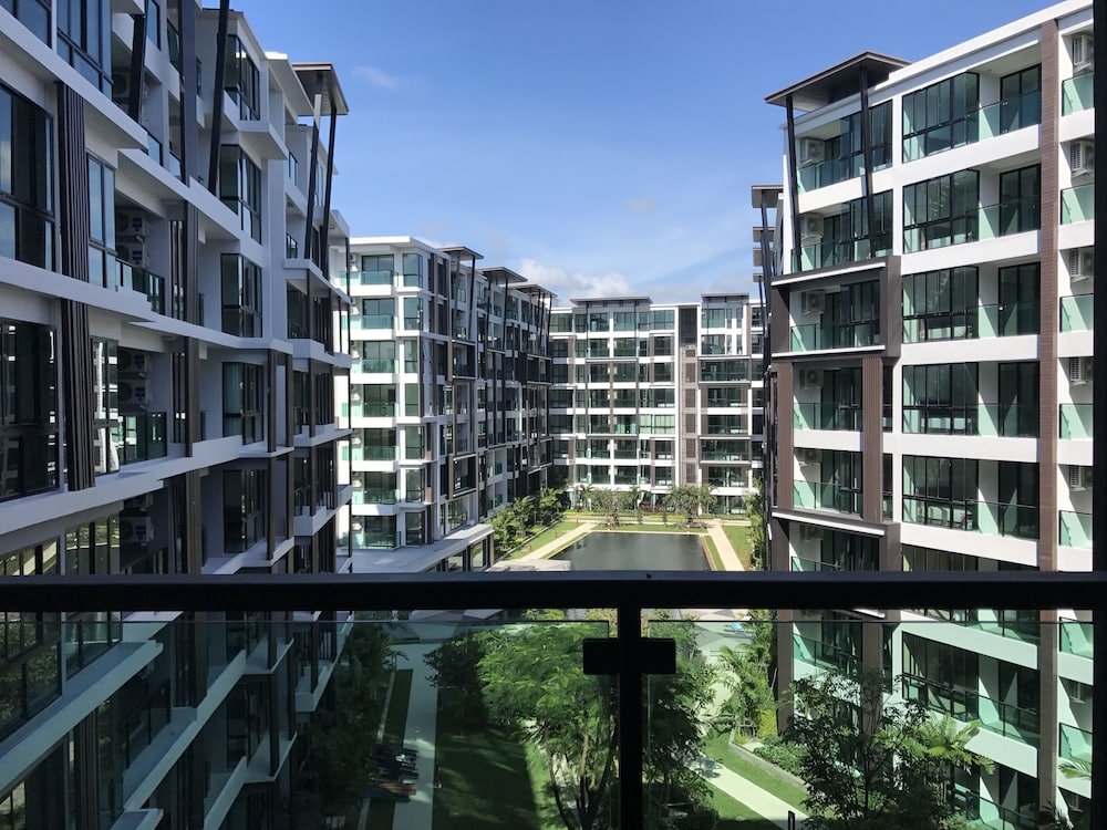 Тхаланг: Royal Lee The Terminal Phuket Condominium by Cullinan R.