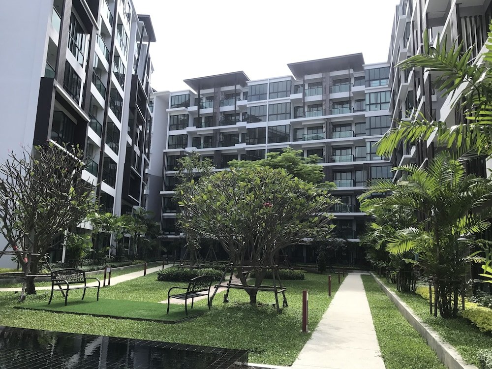 Тхаланг: Royal Lee The Terminal Phuket Condominium by Cullinan R.