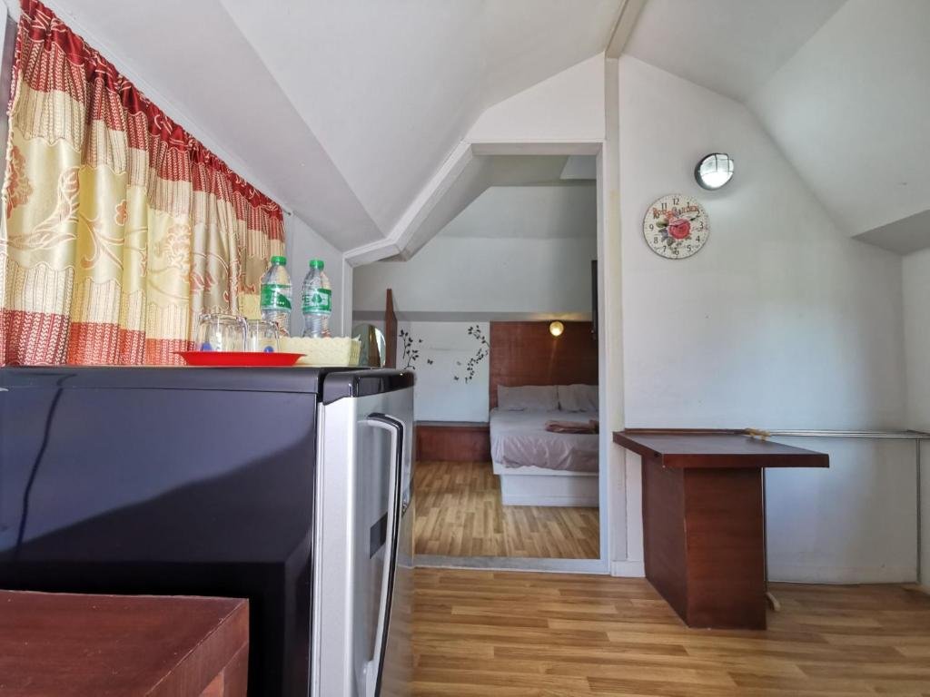 Сирача: De Coco House