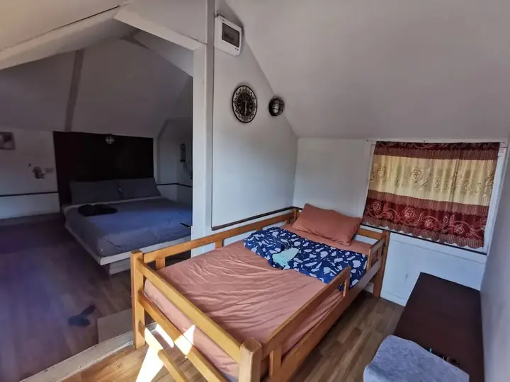 Сирача: De Coco House