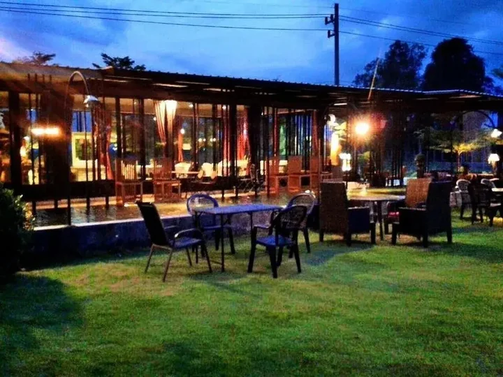 Сирача: De Coco House