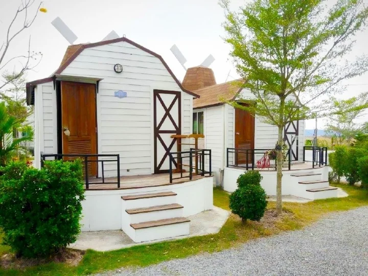 Сирача: De Coco House