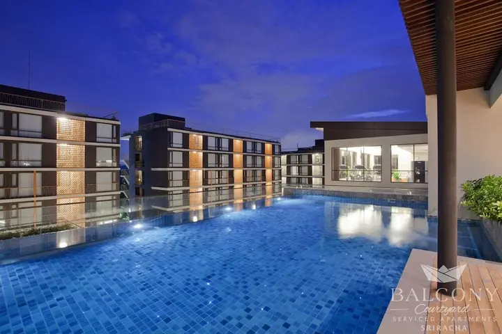 Сирача: Balcony Courtyard Hotel & Serviced Apartment