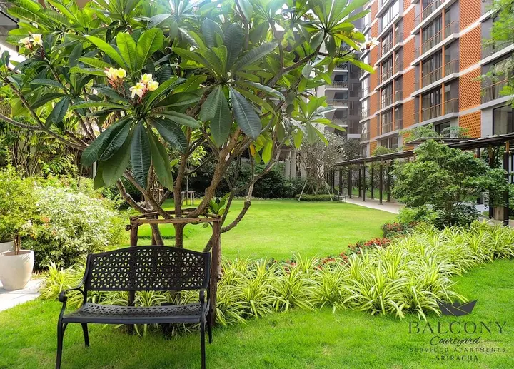 Сирача: Balcony Courtyard Hotel & Serviced Apartment