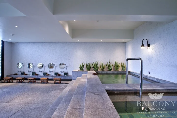 Сирача: Balcony Courtyard Hotel & Serviced Apartment