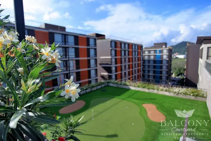 Сирача: Balcony Courtyard Hotel & Serviced Apartment