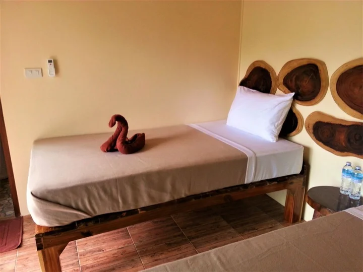 Фаном: Khaosok River Home Resort