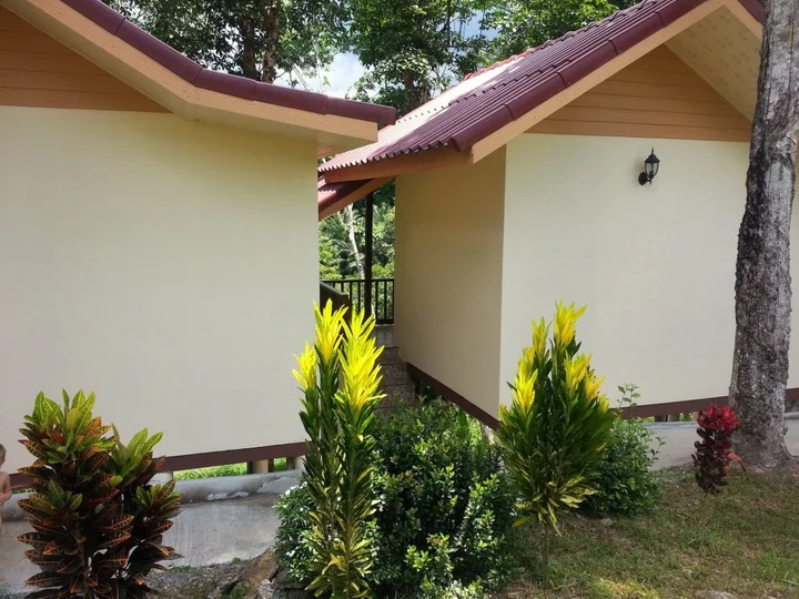 Фаном: Khaosok River Home Resort