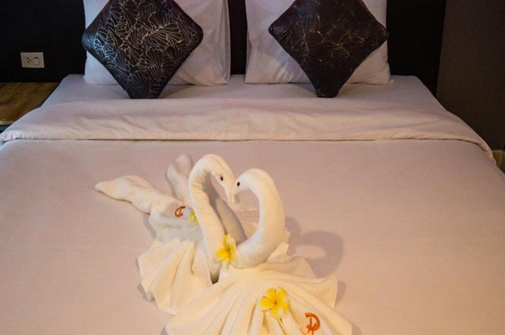 Накхонситхаммарат: Hotel Passion