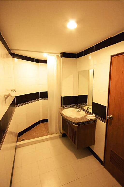 Бангкок: The Chateau Luxury Serviced Apartment