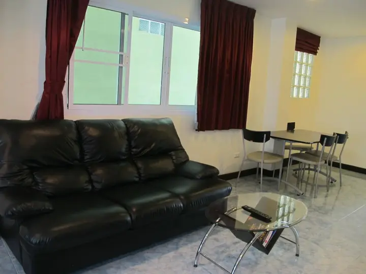 Паттайя: Rouge Service Apartments