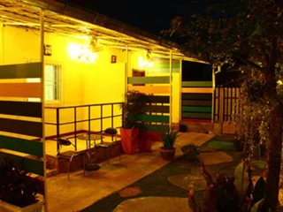 Удонтхани: 7 Colors House
