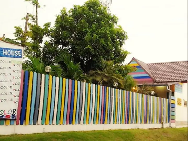 Удонтхани: 7 Colors House