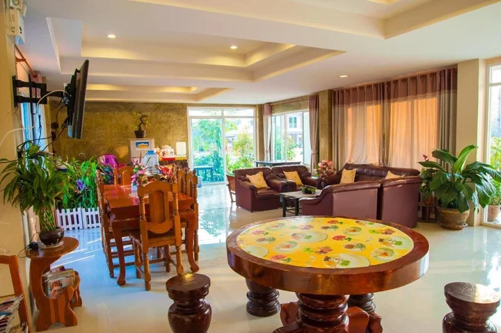 Тхоэнг: Wattanawan Hotel