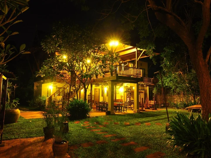 Ампхава: Baan Suan Amphawa