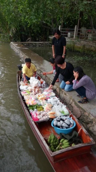 Ампхава: Baan Suan Amphawa