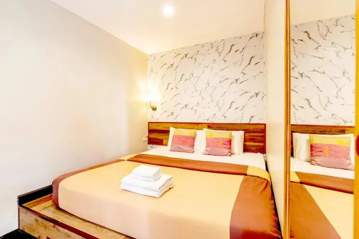 Пхуттхамонтхон: The Palm Hotel
