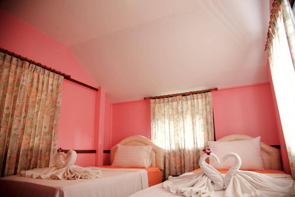 пляж Санрайз: Poohbar Resort & Lotusdive