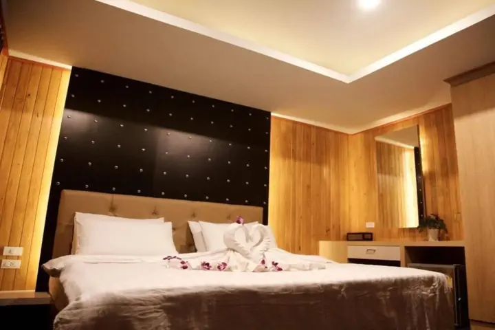 пляж Санрайз: Poohbar Resort & Lotusdive