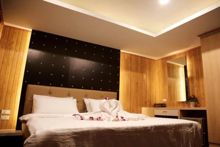пляж Санрайз: Poohbar Resort & Lotusdive