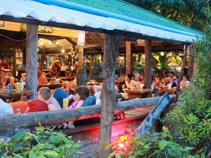 пляж Санрайз: Poohbar Resort & Lotusdive