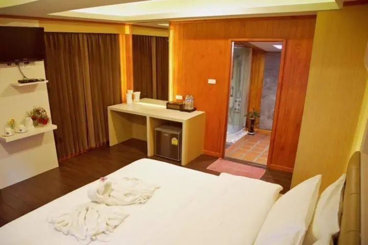 пляж Санрайз: Poohbar Resort & Lotusdive