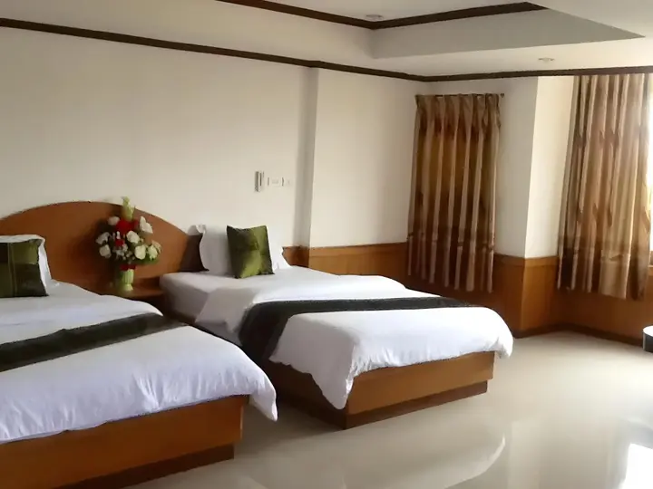 Сакон Накхон: PC Palace Hotel