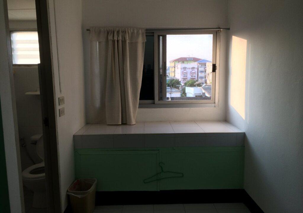 Бангкок: Baan Pathum Apartment
