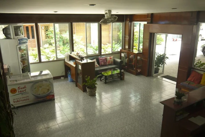 Накхонситхаммарат: V.House Nakhon