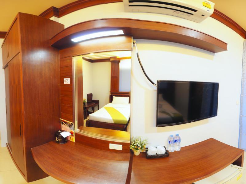 Накхонситхаммарат: Chodkamol Place 57
