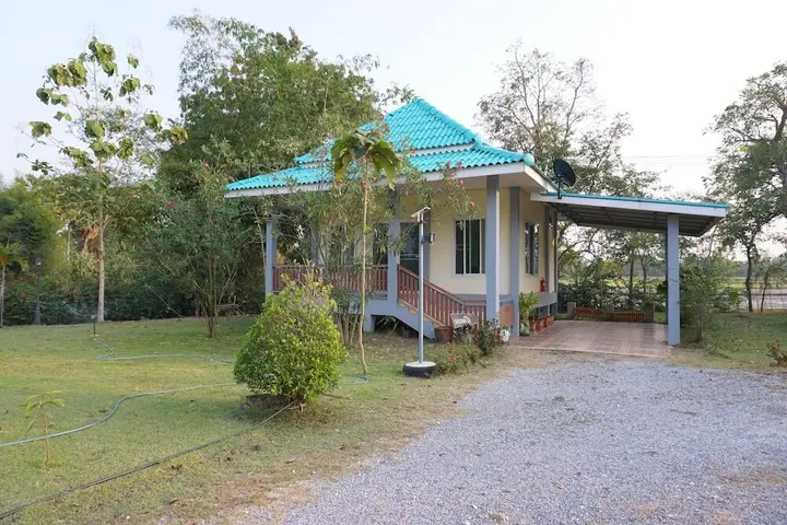 Утхай-Тхани: Ruenkhawhom Residence