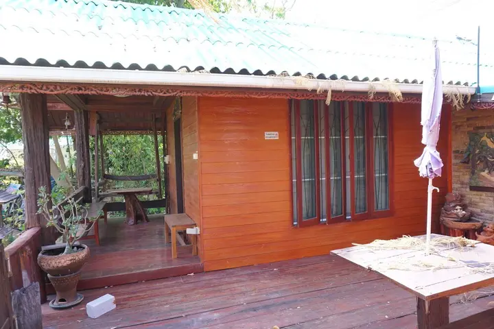 Утхай-Тхани: Ruenkhawhom Residence