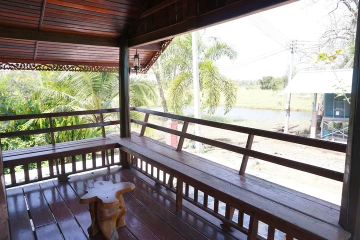 Утхай-Тхани: Ruenkhawhom Residence