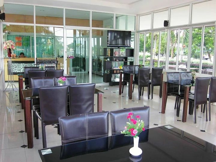 Кхлонг-Янг: Fahproundfon Hotel