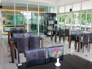 Кхлонг-Янг: Fahproundfon Hotel