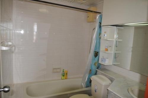 Паттайя: Chom Talay Condominium by 9A
