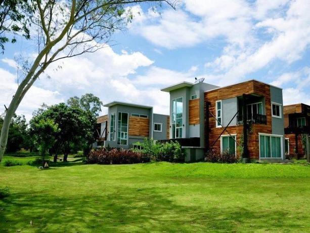 Нонг Нам Дэнг: The Loft Khao Yai