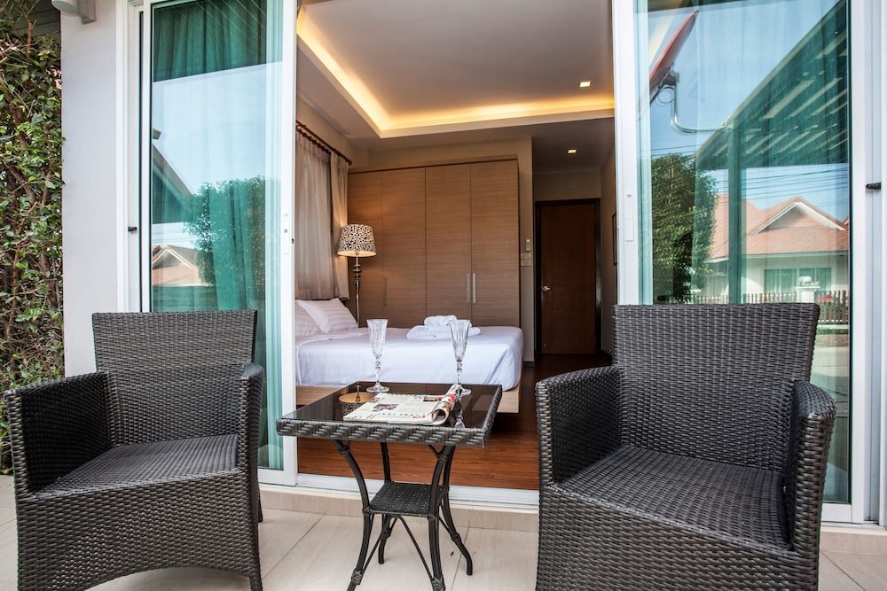 Паттайя: Jomtien Lamore Villa 2 Bedroom with Jacuzzi Pool
