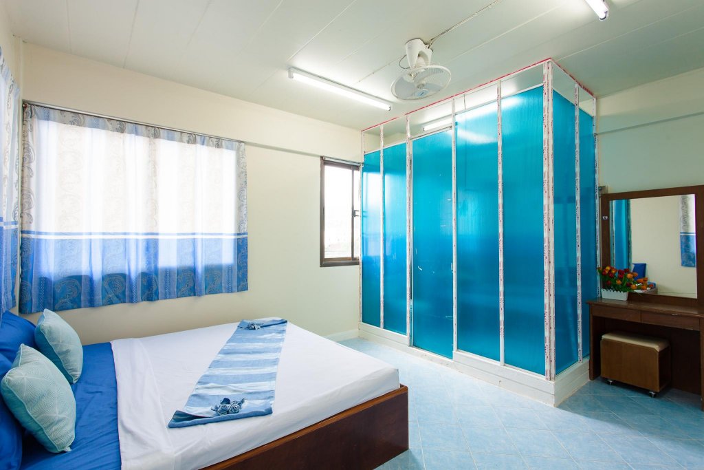 Муанг: 普吉岛女性旅馆(Phuket Women Hostel)