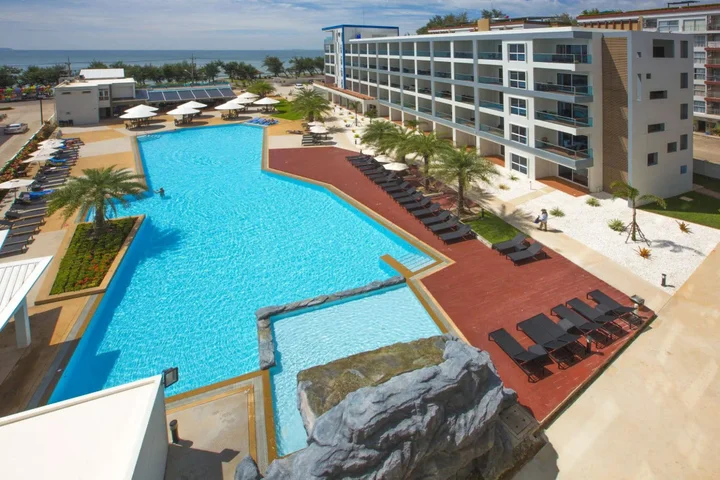 Клаенг: GrandBlue Resort