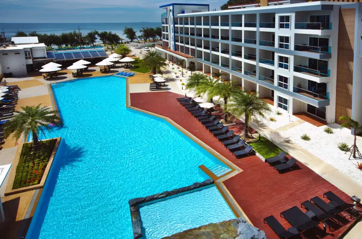 Клаенг: GrandBlue Resort