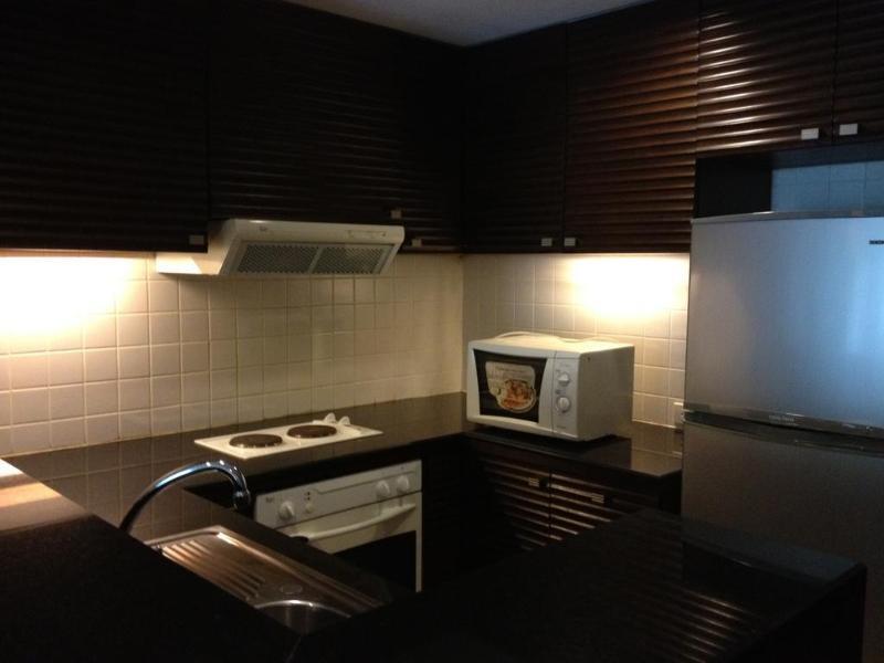Бангкок: Gardengrove Suites Serviced Apartment