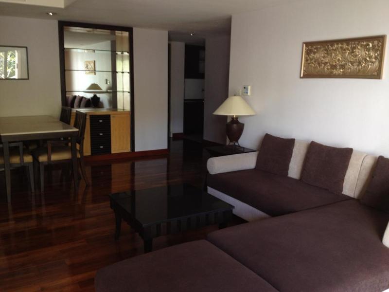 Бангкок: Gardengrove Suites Serviced Apartment