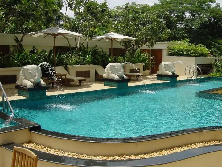 Бангкок: Gardengrove Suites Serviced Apartment