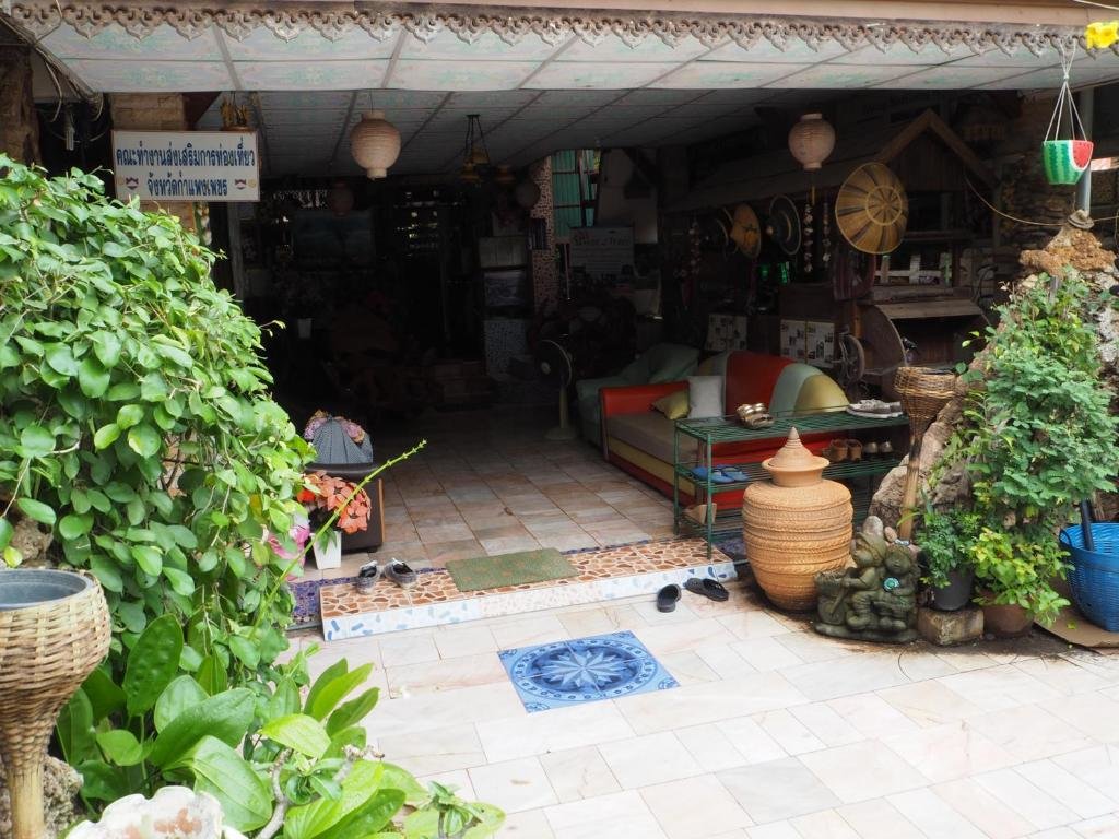 Исторический парк Kamphaeng Phet: Three J Guesthouse
