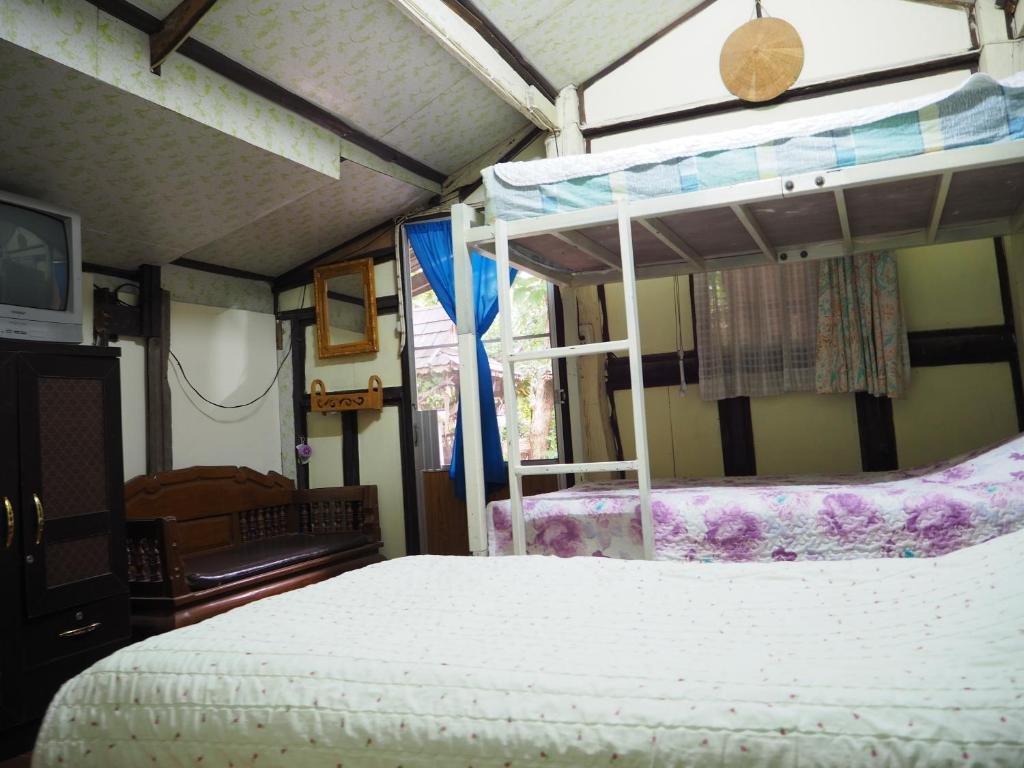Исторический парк Kamphaeng Phet: Three J Guesthouse