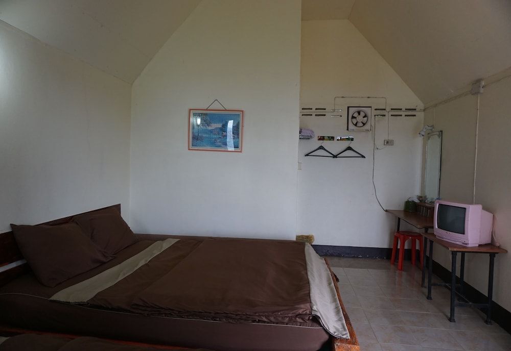 Тап-Тао: Phu Mok Camp