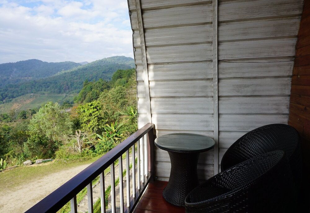 Тап-Тао: Phu Mok Camp