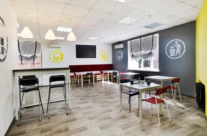 Хостел Maxi House — фото 1